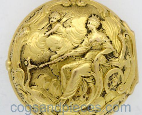 Gold repousse pair cases, verge