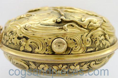 Gold repousse pair cases, verge