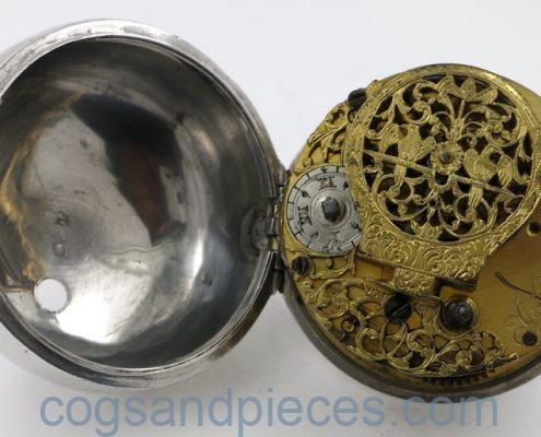 Retrograde wandering hour dial