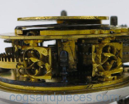 Retrograde wandering hour dial
