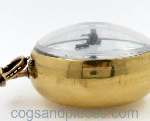 Gold repousse verge