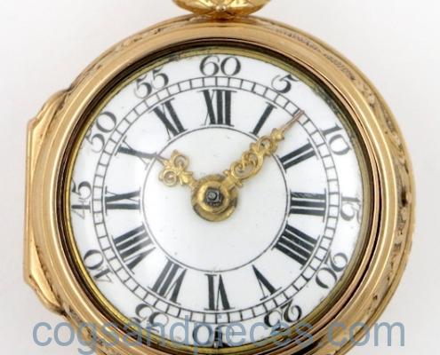 Gold repousse pair cases