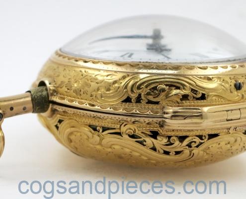 Gold repousse half quarter repeater