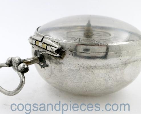 mock pendulum with calendar