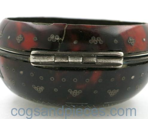 Shell/Silver Outer Case