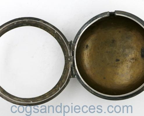 Shell/Silver Outer Case
