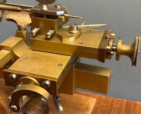 Hand cranked watchmaker's lathe