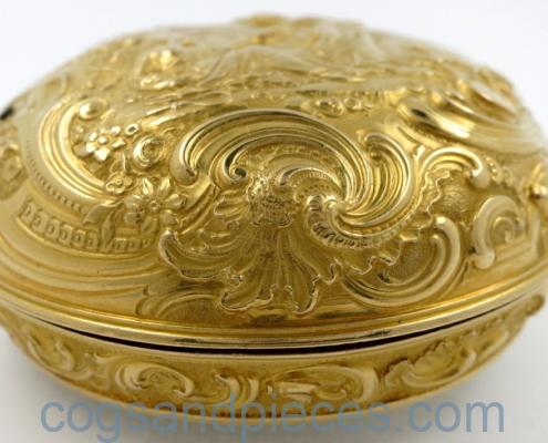 17thc. gold repousse single handed verge
