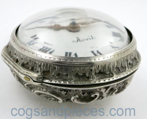 Paris repousse pair case