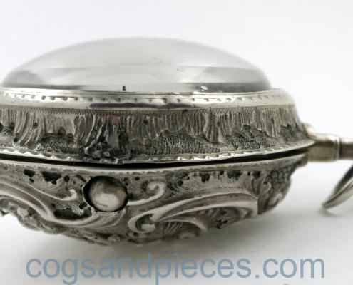 Paris repousse pair case