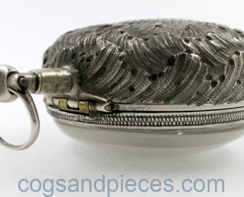 Paris repousse pair case