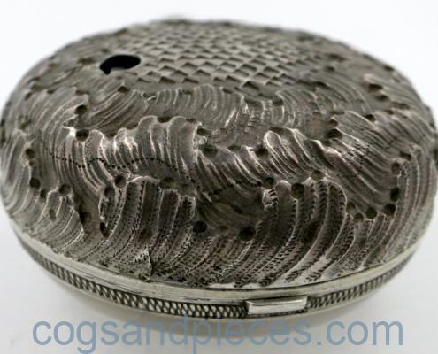 Paris repousse pair case