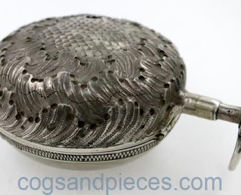 Paris repousse pair case